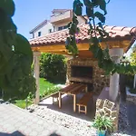 Apartments Mec & Tik Apartman