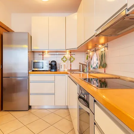 アパート Mec & Tik