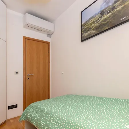 Apartment Apartments Mec & Tik Split