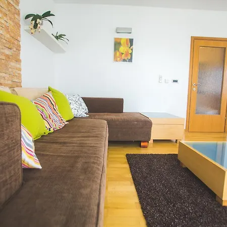 Apartments Mec & Tik *
