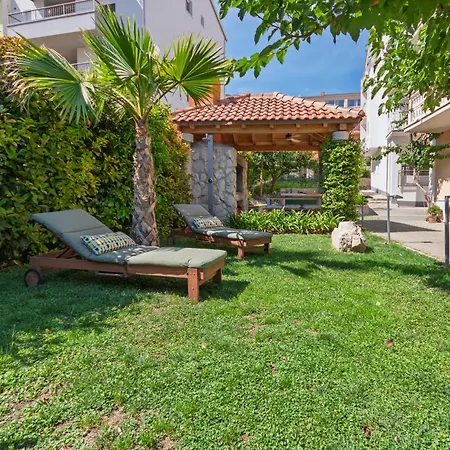 Daire Apartments Mec & Tik *