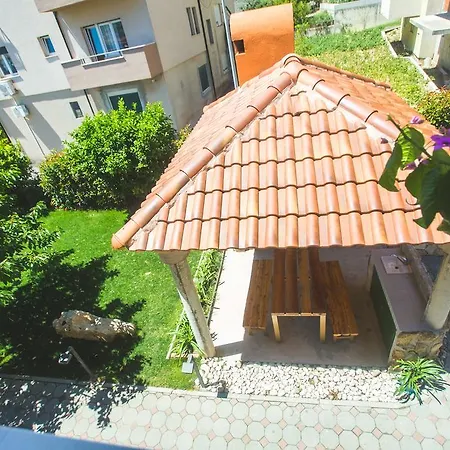 Apartments Mec & Tik *